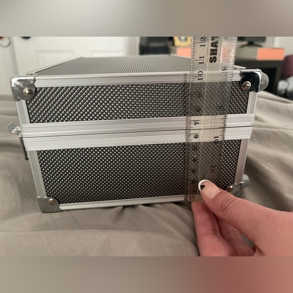 NEW - Small Gunmetal Grey Traincase. - Picture 9 of 9